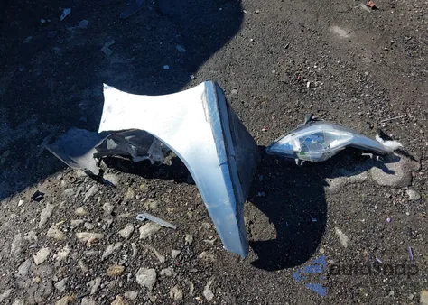 2013 Hyundai Sonata Hybrid z USA, uszkodzony, nr VIN KMHEC4A41DA073816